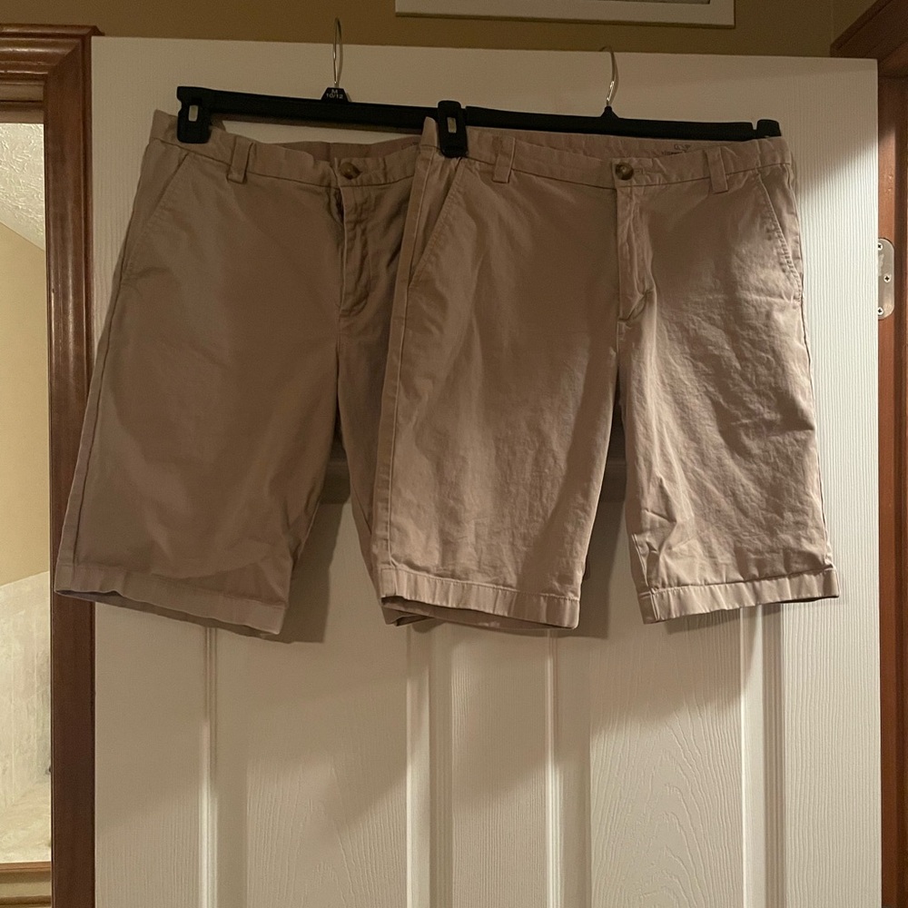 Bundle 2 pairs GUC vineyard vines khaki shorts size 18